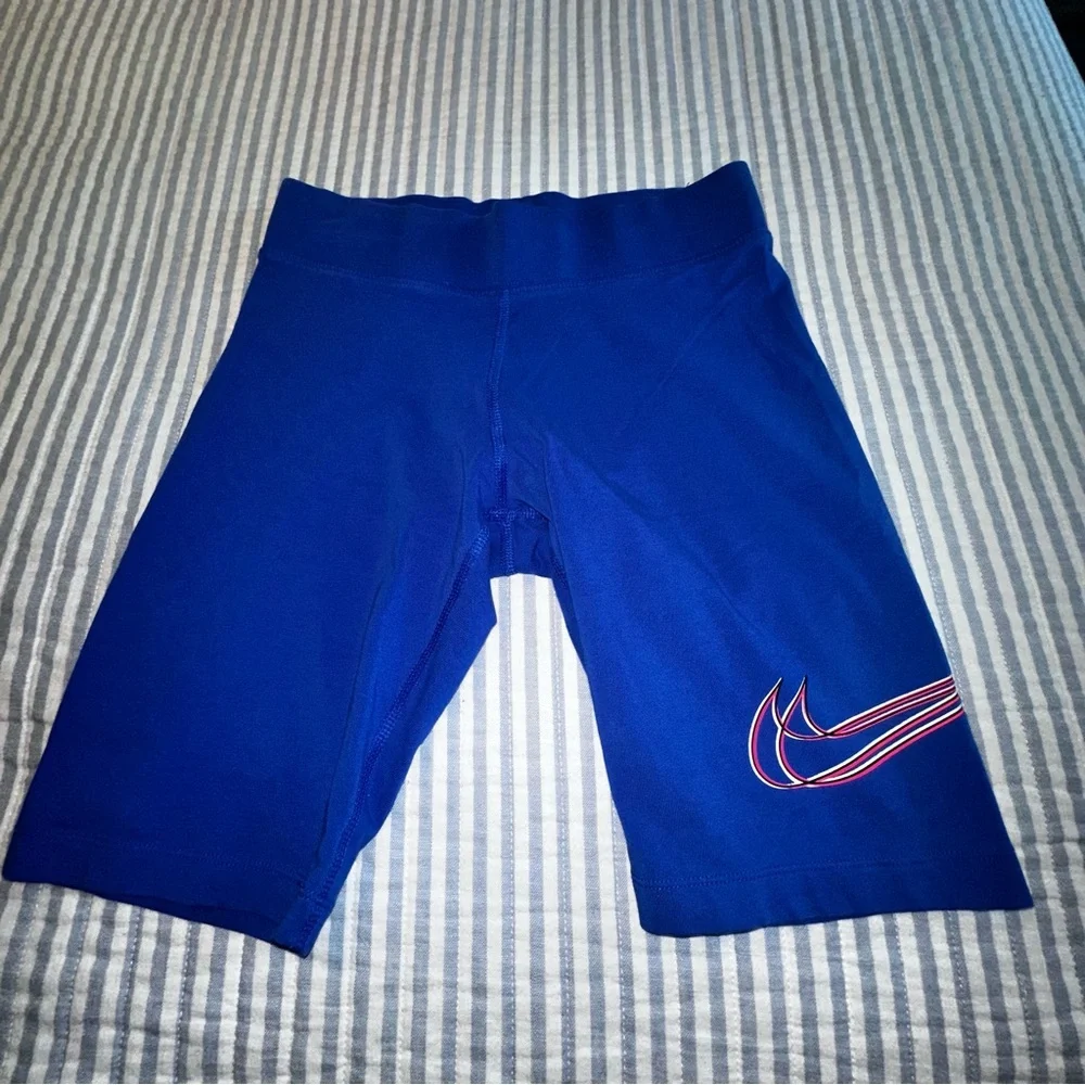 Nike Sportswear Essential Women's Dance Game Royal Bike Shorts (DJ4132-480) S‎